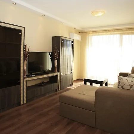 Апартамент Heaven Apartments Sunny Beach
